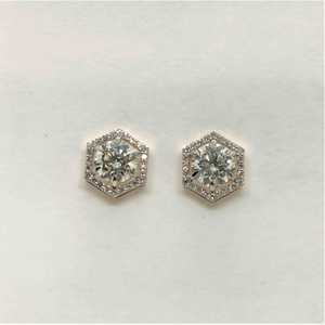 Boucles d'oreilles clous en argent sterling 925 avec moissanite taille brillant rond sertie hexagonale pour femme, cadeau d'anniversaire ou de mariage - Product Image 2