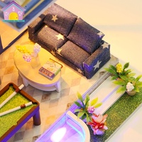 Blauer Miniatur-DIY-Holzpuppenhaus-Mini-Kreativ raum mit Möbeln und Lichtern