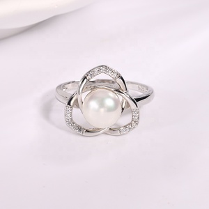 Bague de fiançailles et de mariage unisexe en argent sterling plaqué rhodium avec perle trèfle Kammy 8-8,5 mm, motif floral tendance, vente en gros, 2,9 g - Product Image 5