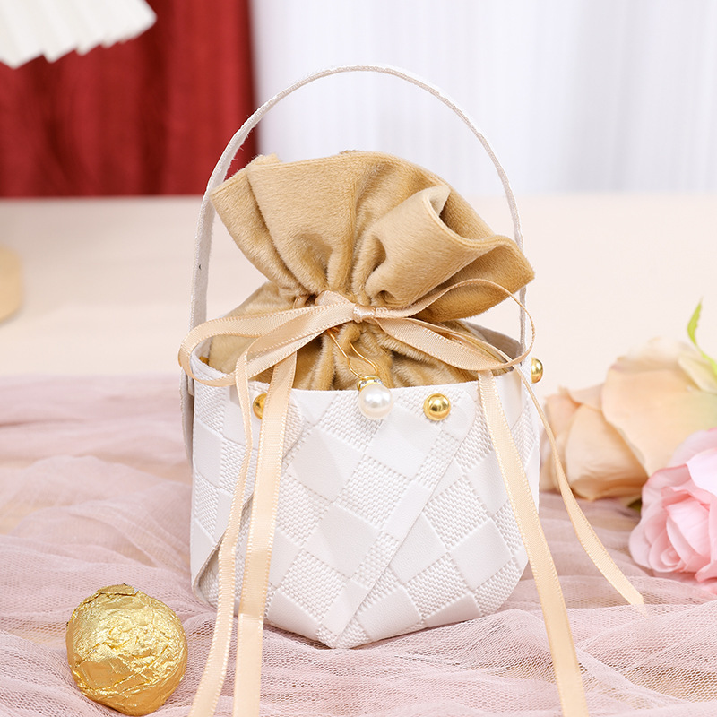 White leather barrel champagne bag pearl