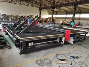 Máquina de Corte de Vidrio CNC de Alta Precisión, Totalmente Automática, con Mesa de Rotura, 0.5-5m/min, Grosor de 3-25mm, Potencia de 18kW, Fácil de Operar - Product Image 5