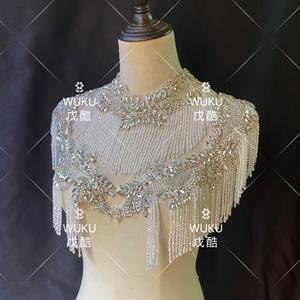 Wuku 2020 applique con collana decorativa e bordi in nappa - Product Image 1