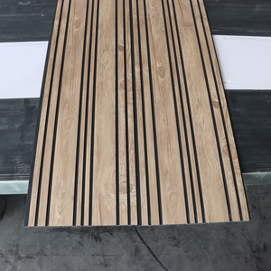 <span class=keywords><strong>Paneles</strong></span> <span class=keywords><strong>de</strong></span> tablero <span class=keywords><strong>de</strong></span> revestimiento <span class=keywords><strong>de</strong></span> listones <span class=keywords><strong>de</strong></span> techo <span class=keywords><strong>de</strong></span> PVC <span class=keywords><strong>de</strong></span> plata negra brillante <span class=keywords><strong>de</strong></span> alta calidad en China - Product Image 2