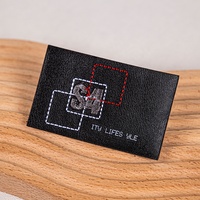 Écussons en cuir PU noir avec logo brodé personnalisé, surpiqûres contrastées, à coudre sur les vêtements, étiquettes en cuir pour jeans et vestes