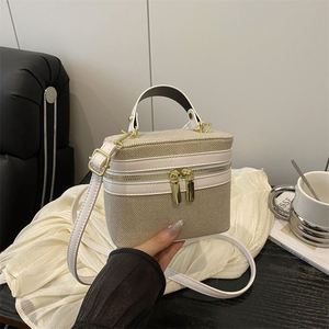 Sacs à main vintage haut de gamme pour femmes en cuir véritable mat style seau disponibles en gros sur mesure (collection 2025) - Product Image 4