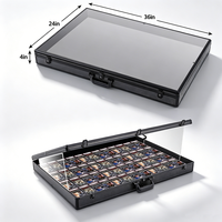 Vitrine en aluminium sur mesure pour collectionneurs de cartes, avec insert en mousse découpée et loquet verrouillable avec fenêtre en acrylique transparente