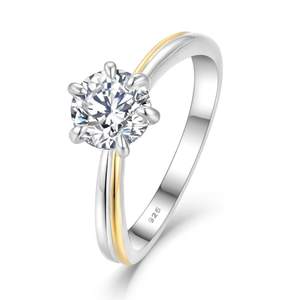 Elegante anillo de compromiso solitario de moissanita de Plata de Ley 925 6A con chapado en oro y chapado en rodio - Product Image 1