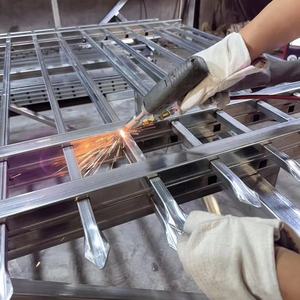 Paneles de <span class=keywords><strong>valla</strong></span> metálica de seguridad para exteriores, <span class=keywords><strong>valla</strong></span> de acero galvanizado para vallas de parques y villas - Product Image 2