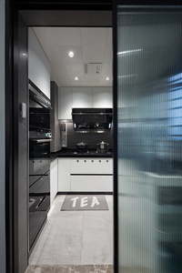 Armoires de <span class=keywords><strong>cuisine</strong></span> modernes en laque blanche avec plan de travail <span class=keywords><strong>noir</strong></span>, ensemble d'armoires de <span class=keywords><strong>cuisine</strong></span> modulaires en forme de L sur mesure pour la rénovation de la maison - Product Image 2