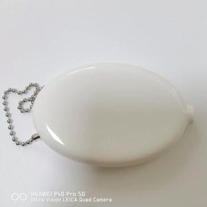 Dompet Koin Oval Karet PVC Logo Kustom dengan Gantungan Kunci untuk Tas dan Hadiah Promosi Bisnis - Product Image 4