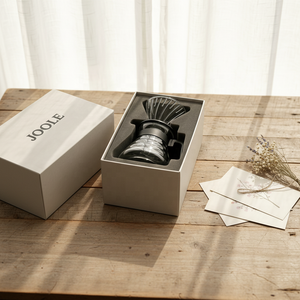 Caja de Regalo Blanca Ecológica Reutilizable Tipo <span class=keywords><strong>Libro</strong></span> para Ampollas, Sueros y Sets de Cosméticos, con Inserto de EVA y Logotipo Personalizado en Lámina Dorada - Product Image 1