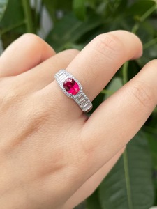 Thời trang 1 Carat Pigeon máu <span class=keywords><strong>Ruby</strong></span> đá quý Nhẫn kim cương 925 bạc mạ vàng của phụ nữ món quà đính hôn tiệc cưới - Product Image 2
