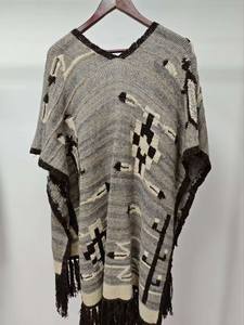 Cardigan décontracté en laine/cachemire fait main, col en V, respirant, avec un coloris terreux, motifs géométriques, logo positionné à l'avant - Product Image 2