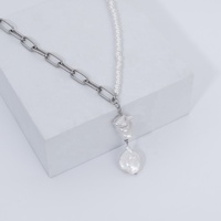 Bijoux à longue chaîne ajustable en acier inoxydable pour femmes Collier en coquillage en pierre naturelle Collier en vrac Cadeau pour femmes