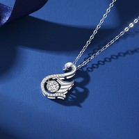 Collier en Moissanite 5mm Coupe Ronde Pendentif Aile de Cygne pour Femme en Argent Sterling 925 – En Stock – Bijoux en Gros pour Boutiques