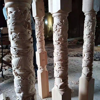 Marches, piliers, colonnes, marches d'escalier, nez de marche, coude d'escalier, courbes d'escalier, contremarche, plinthe en bois de chêne rouge