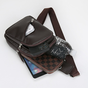 Sac de poitrine pour homme LJD201 en cuir PU, grande capacité, résistant à l'usure, couleur unie marron noir, sac bandoulière pour tenues de tous les jours - Product Image 4