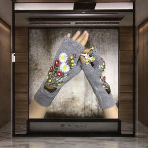 Gants élégants pour femmes, brodés de fleurs, en tricot uni, sans doigts, pour une utilisation en extérieur - Product Image 2