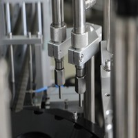 Machine automatique de remplissage, sertissage et bouchage de flacons ampoules en verre stériles de 10 ml, machines de remplissage de flacons de poudre aseptique