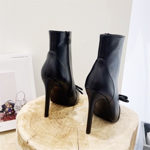 Nouvelles Bottines d'Hiver Élégantes à Talons Hauts pour Femme avec Nœud Papillon et Fermeture Éclair, Bout Pointu - Product Image 3