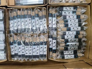 Original VUVG-B10Z-M32U-RZT-F-1T1L 8028232 con Interfaz de Brida FESTOs 24VDC - Product Image 4