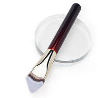 Pinceau Fond de Teint Triangulaire Premium avec Manche en Bois et Poils Synthétiques pour Application et Estompage de Liquides, Crèmes, Poudres et Correcteurs - Pinceau Visage