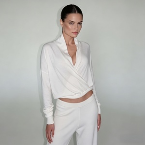 เสื้อไหมพรมคอวีแขนยาวแบบครอปสำหรับผู้หญิง BCI Cotton Wrap-Front Knit Top - Product Image 1