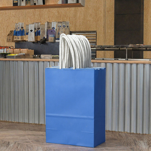 Bolsa de Compras de Papel Azul con Asas Blancas Retorcidas, Bolsa Reutilizable con Base Reforzada para Negocios y Comercio Minorista - Product Image 3