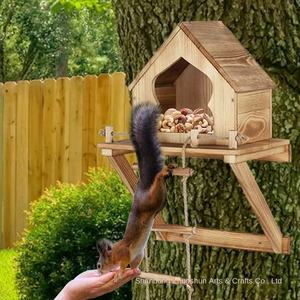 Massief Hout Winter Eekhoorn <span class=keywords><strong>Feeder</strong></span> Cross-Border Home Decor Opknoping Notenblad Voor Buiten Tuin Houten Eekhoorn Nest - Product Image 2