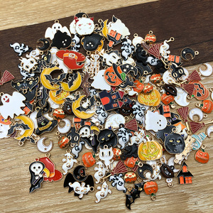 Pendentifs en alliage de zinc sur le thème d'Halloween, breloques fantômes et citrouilles de dessin animé pour accessoires de bijoux DIY, décoration de fête, unisexe - Product Image 1