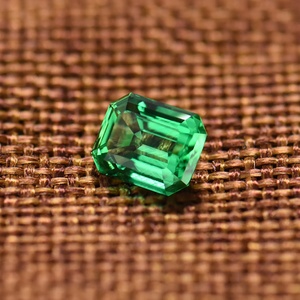 Pierre précieuse synthétique de haute qualité XINGYUE, émeraude de laboratoire de Colombie pour bijoux personnalisés de luxe - Product Image 4