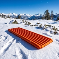 Matelas pneumatique de camping extérieur imperméable orange sur mesure en gros, en nylon recyclé, facile à gonfler pour la randonnée