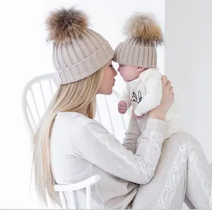 2023 Moeder En Baby Winter Gebreide Warme Zachte Beanie Haarbal Hoed Volwassen Kinderen Familie Bijpassende Pompom Hoeden