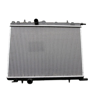 Pièces de rechange pour radiateur OEM 133040 pour <span class=keywords><strong>PEUGEOT</strong></span> 307 12.0 OEM 1330.38 - Product Image 1