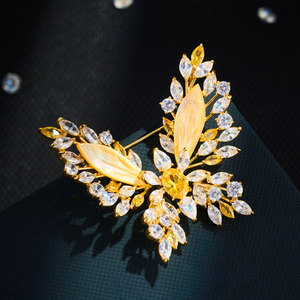 Butterfly Brooch Zinc Alloy Iridescent Mother Of Pearl Zircon Women's <b>Wedding</b> Fashion <b>Accessory</b> - Product Image 4