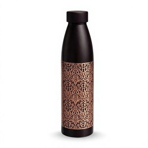 Bouteilles en cuivre antique foncé avec logo personnalisé, design floral filigrané artisanal, flacon en métal à bouchon plat, bouteille de sport pour le yoga, vente en gros - Product Image 4