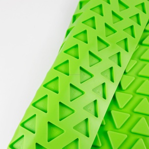 Hot Sells Eco Friendly Durable Non Stick BPA Free Maple Leaf and square <b>Silicone</b> Gummy Molds Easy to Candy - Product Image 4