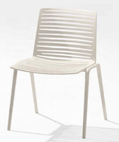 Uniek Stijlvol Ontwerp Full Color Poedercoating Bordeauxrode Gele Brug Buitentuin Patio Fauteuils Voor Hotel Restaurant Café