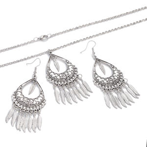 คลาสสิกวินเทจชาติพันธุ์น้ําหยดเสี้ยวระฆังพู่หยดชาติพันธุ์สีเงินลูกปัดพู่งานแต่งงานEardrop Partyเครื่องประดับ - Product Image 1