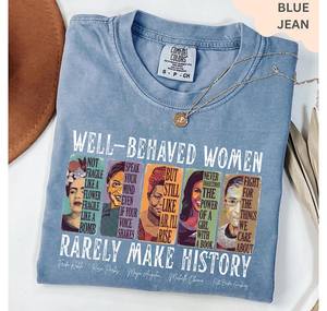 T-Shirt da Donna Comfort Colors, Manica Corta, Girocollo, Stampa Femminista, 100% Cotone Jersey, Vestibilità Regolare, Per Tutte le Stagioni - Product Image 1