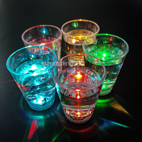 Verre à liqueur LED clignotant coloré activé par liquide de deux oz pour bar de fête de discothèque