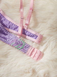 Nuovi Set di Lingerie Sexy Personalizzati con Ricamo Floreale Romantico e Colori Contrastanti - Product Image 5