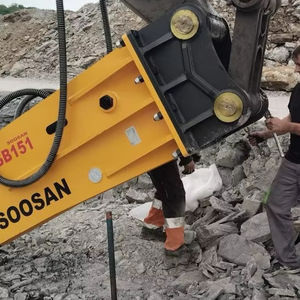 Martillo hidráulico tipo caja SOOSAN SB151 con características estándar incluidas y un mes de garantía - Product Image 4