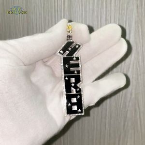 תליון יהלומים בהתאמה אישית עם תעודת GRA, תליון אנכי עם שם/אות, כסף 925, משובץ במלואו ב-VVS, תליון מוסאניט בסגנון ראפר. - Product Image 1