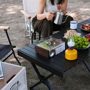 ชุดโต๊ะและเก้าอี้พับได้สำหรับตั้งแคมป์กลางแจ้ง ทำจากอลูมิเนียมอัลลอยด์ น้ำหนักเบา รูปทรงสี่เหลี่ยมผืนผ้า ขนาด 120x60x45 ซม. พับเก็บได้สำหรับการตั้งแคมป์ - Product Image 1