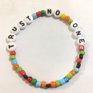 Pulseras Elásticas Personalizadas para Niños con Letras Iniciales de Acrílico en Forma de Corazón, Redondas <span class=keywords><strong>y</strong></span> Cuadradas, Cuentas de Semillas, Pulsera para Niños <span class=keywords><strong>y</strong></span> Mujeres Amigas BFF - Product Image 1
