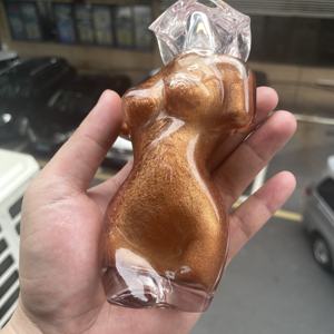 น้ำมันบำรุงผิวกายสูตรชิมเมอร์สำหรับผู้หญิง ช่วยเพิ่มความชุ่มชื้น ปรับผิวกระจ่างใส บำรุงผิว พร้อมสารกันแดด SPF รับผลิตแบบ OEM ODM ขายส่ง - Product Image 3