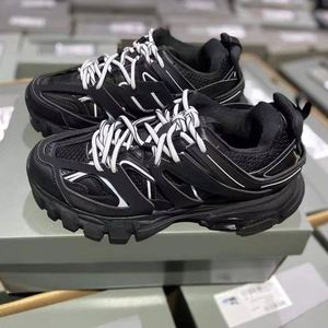 2025 Men's Casual High-End <b>Sneakers</b> Top Quality Comfortable <b>Leather</b> Thick Soles Lace-Up Wholesale for Spring Fashion Trend - Product Image 2