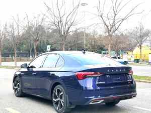 Voiture d'occasion 2021 Skoda Octavia PRO Premium 1.4TSI Cuir Foncé Conduite à Gauche Smart Efficient TSI280 Édition Luxe Automatique Skoda Octavia - Product Image 3