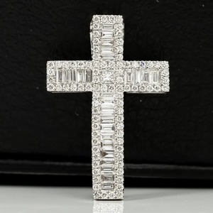 Colgante de Cruz con Diamantes Naturales para Él y Ella, Corte Baguette y Princesa, Certificado IGI, Oro Sólido de 18K, Elegante Joyería Fina para Regalo - Product Image 1